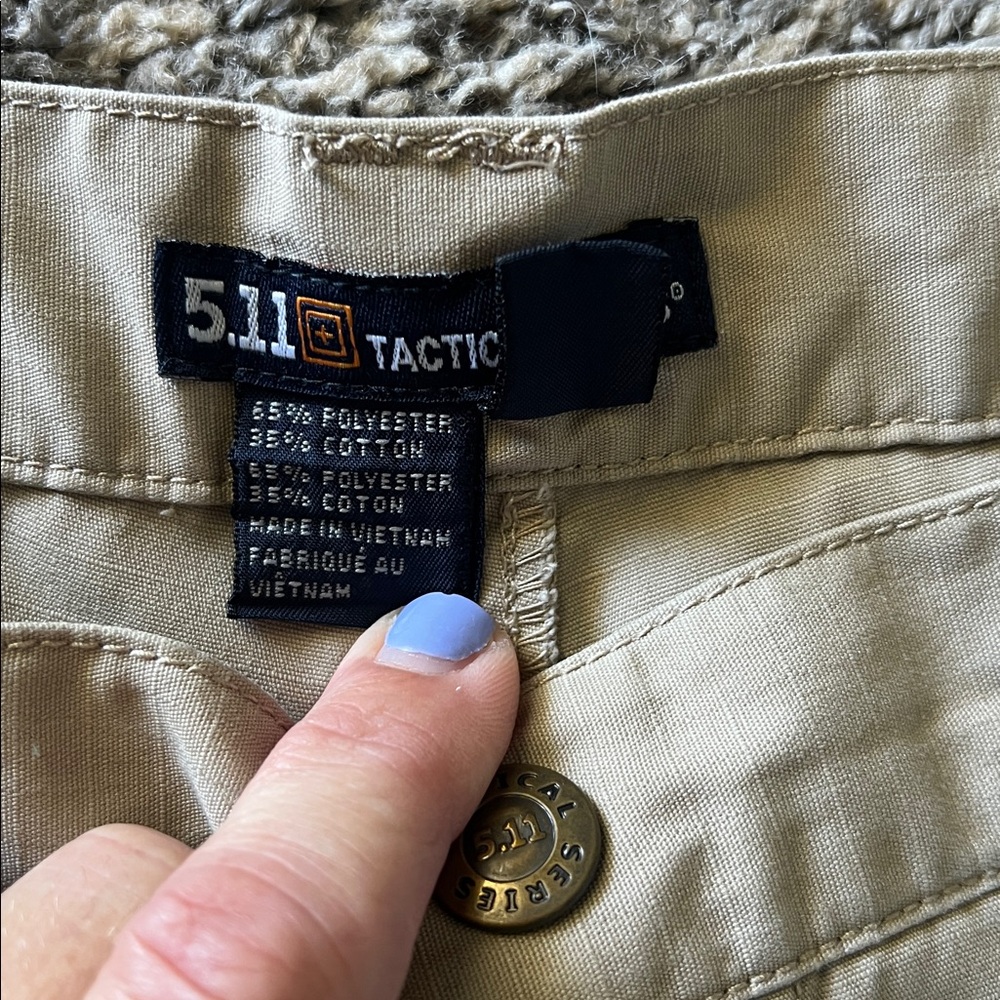 5.11 Tactical Women’s Khaki Cargo Pants 32/34 EUC - Picture 9 of 10